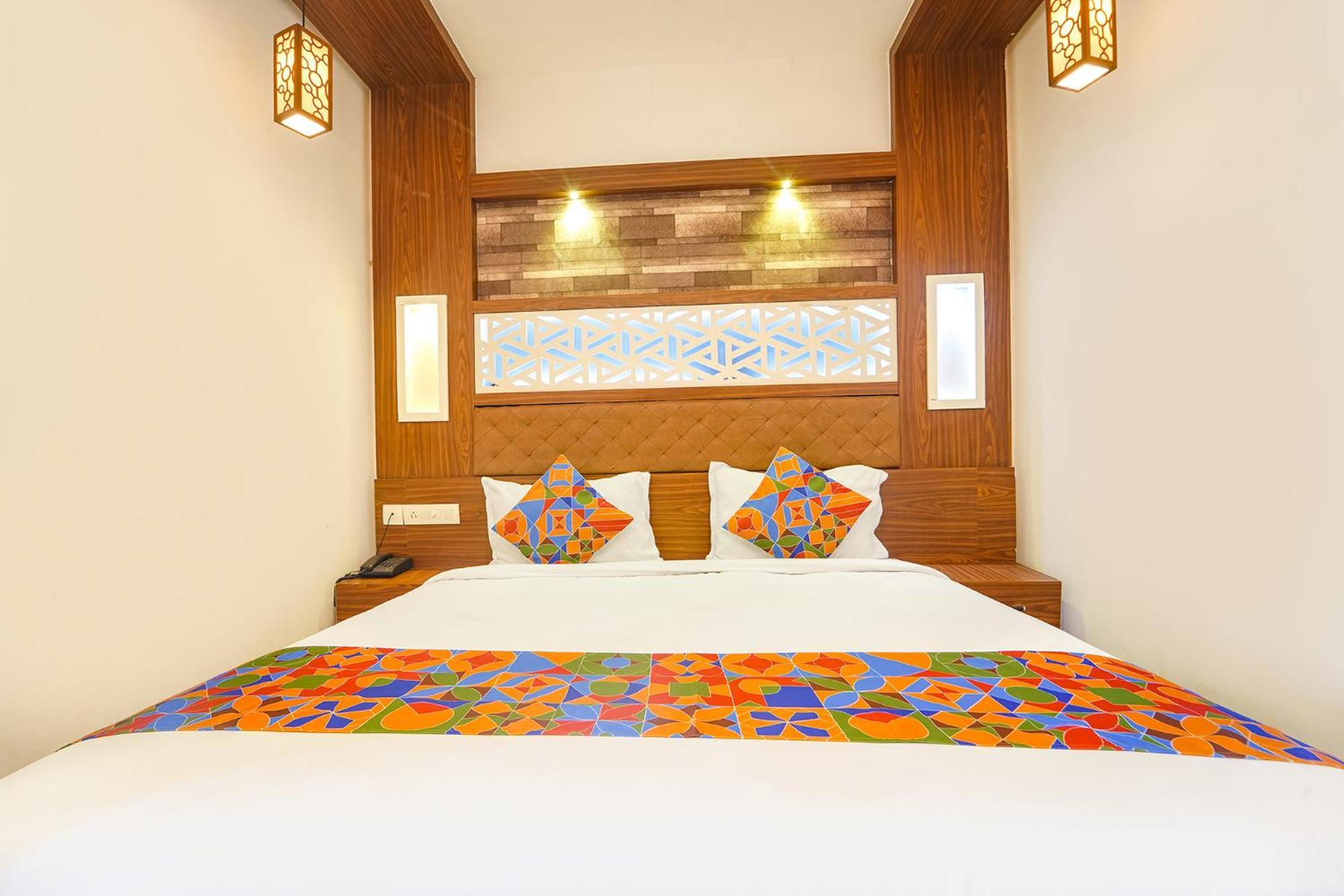 Fabhotel Qube - 800M From Ernakulam Junction South Railway Station Kochi Exterior foto