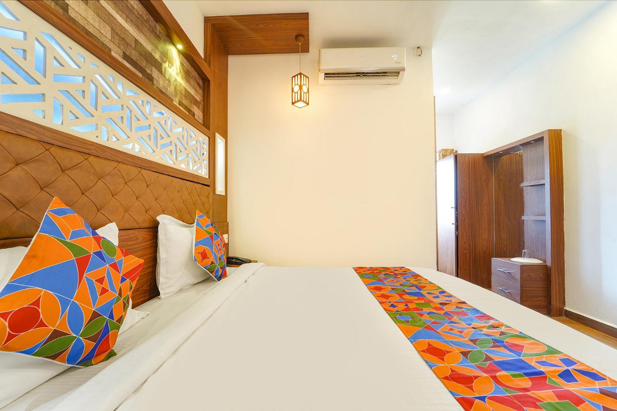 Fabhotel Qube - 800M From Ernakulam Junction South Railway Station Kochi Exterior foto